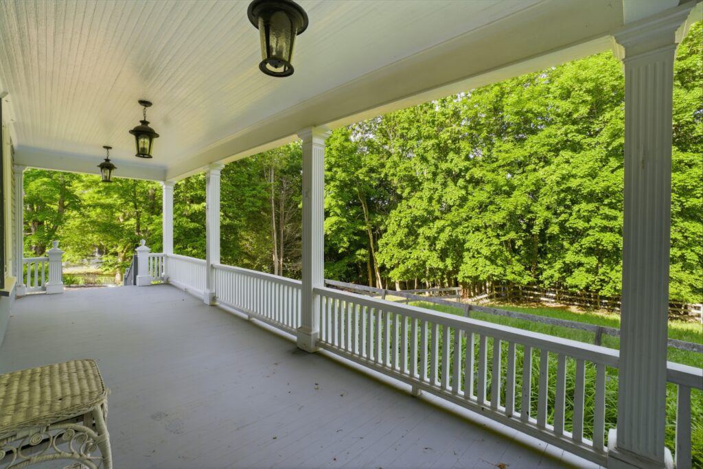 126 East Main Street, Searsport, ME 04974 – 020 – Entry or Mudroom 03