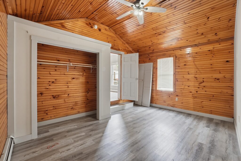 133 Elm St, Newport, ME 04953 – 010 – Entry or Mudroom 01