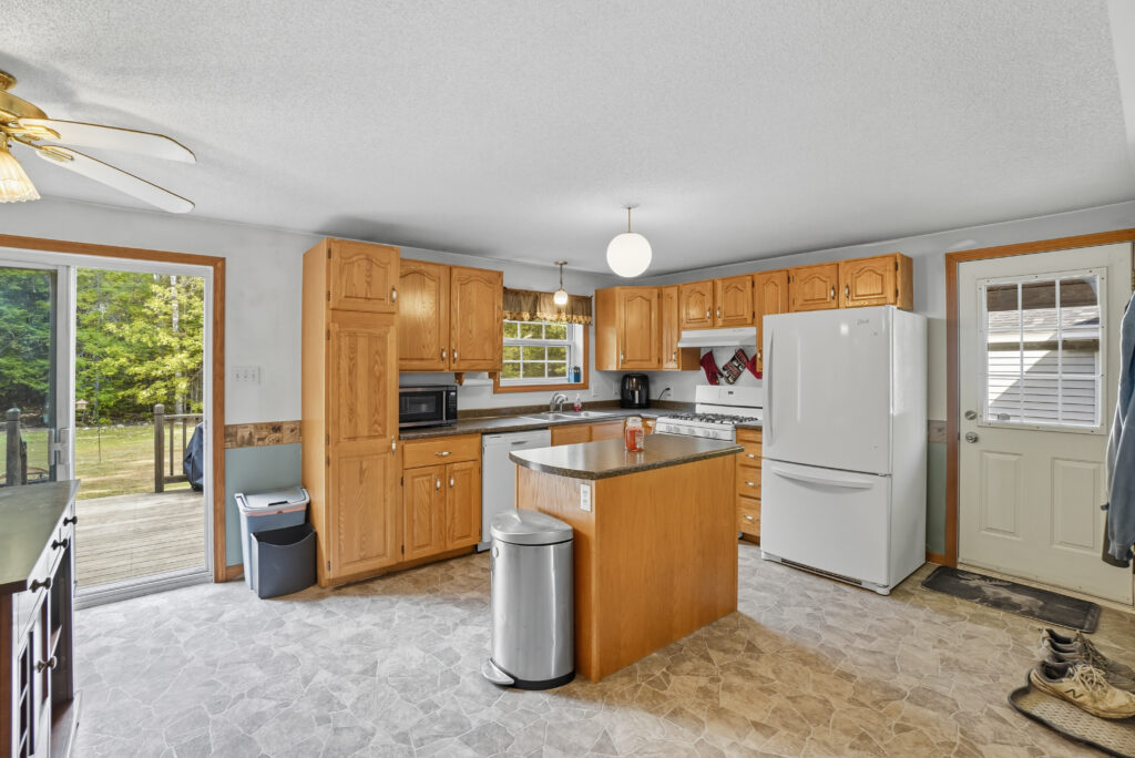 1816 Mattamiscontis Rd, North Penobscot, ME 04457 – 021 – Kitchen 01