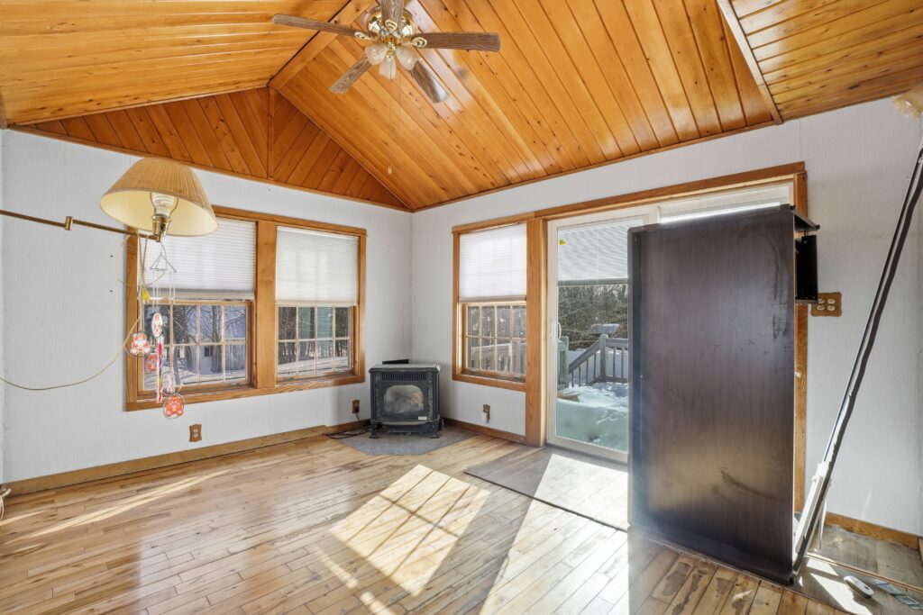 21 Independence Ln, East Millinocket, ME 04430 – 024 – Office or Bonus Room 06