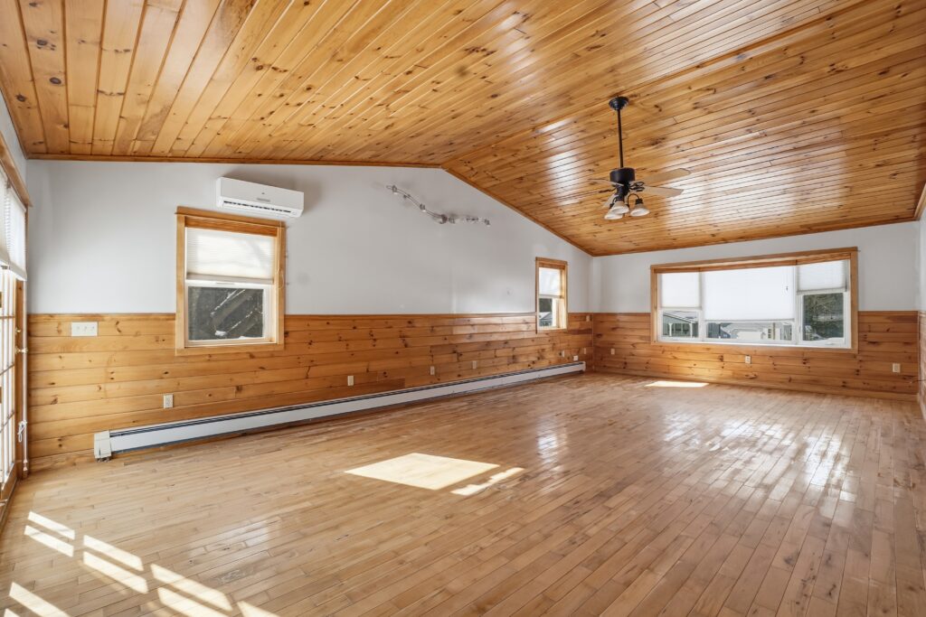 21 Independence Ln, East Millinocket, ME 04430 – 026 – Office or Bonus Room 08
