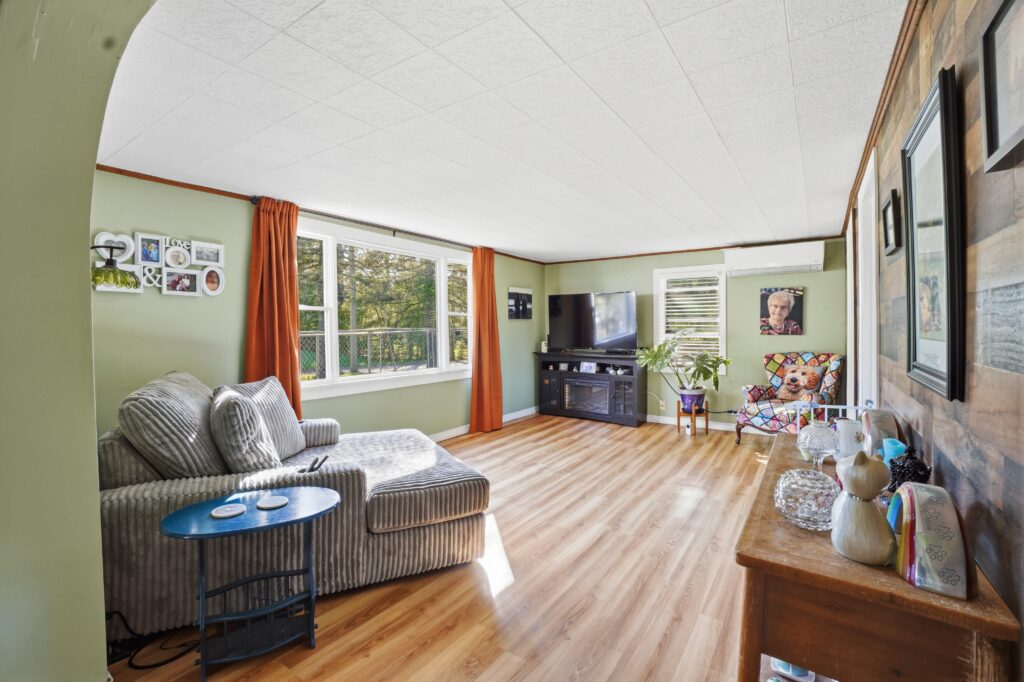 2657 Union St, Hermon, ME 04401 – 015 – Office or Bonus Room 02