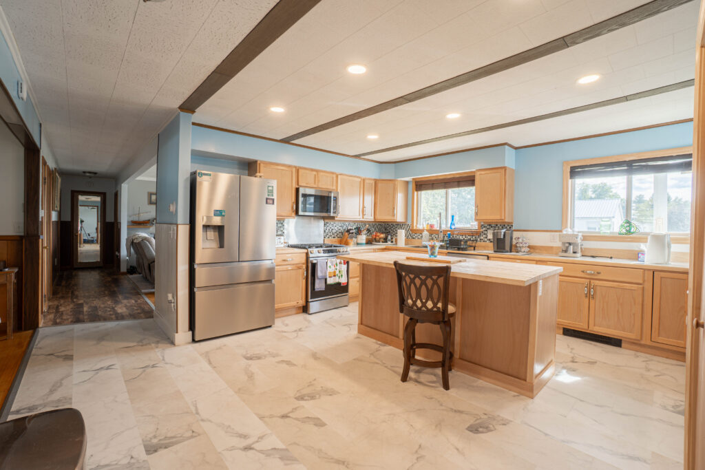 3 County St, East Millinocket, ME 04430 – 019 – Kitchen 01