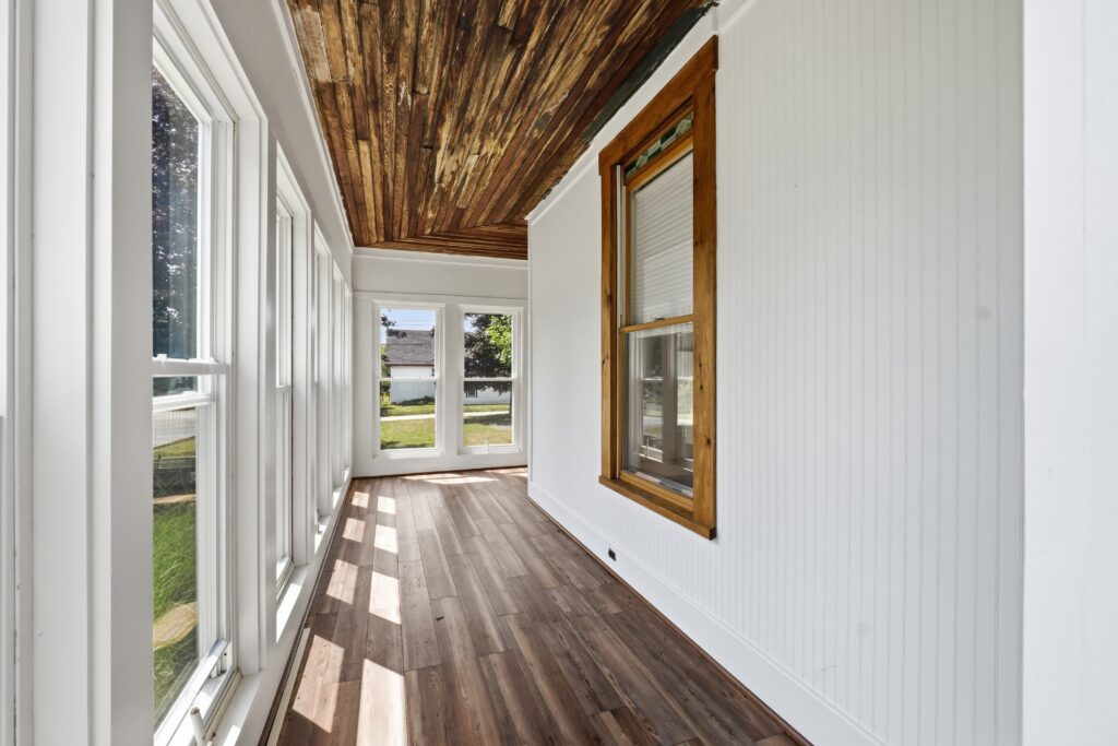 31 Booker St, Thomaston, ME 04861 – 016 – Entry or Mudroom 02