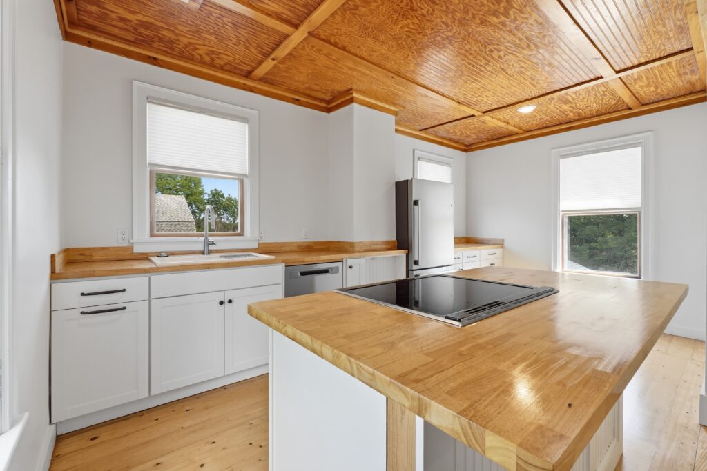 31 Booker St, Thomaston, ME 04861 – 019 – Kitchen 02