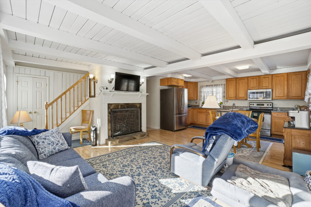 5 Fairways, Bangor, ME 04401 – 011 – Living Room 02