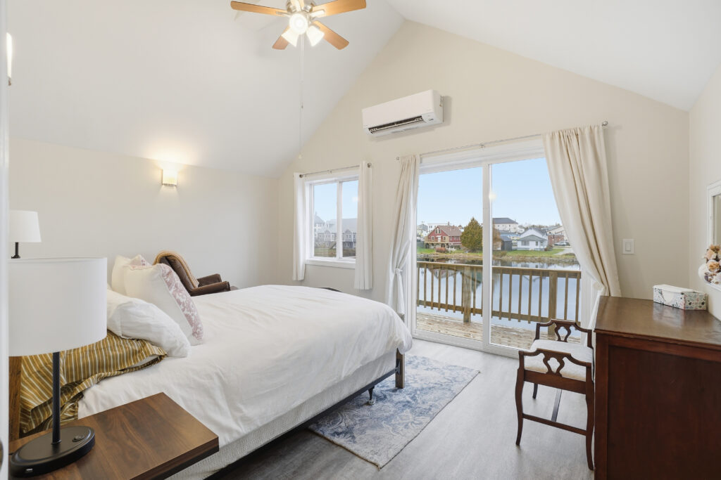 6 Mattanawcook St, Lincoln, ME 04457 – 020 – Bedroom 02