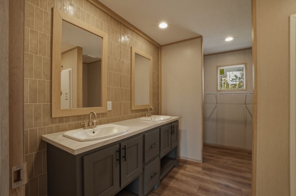 68 Marus Ln, Somerville, ME 04348 – 024 – Bathroom 02