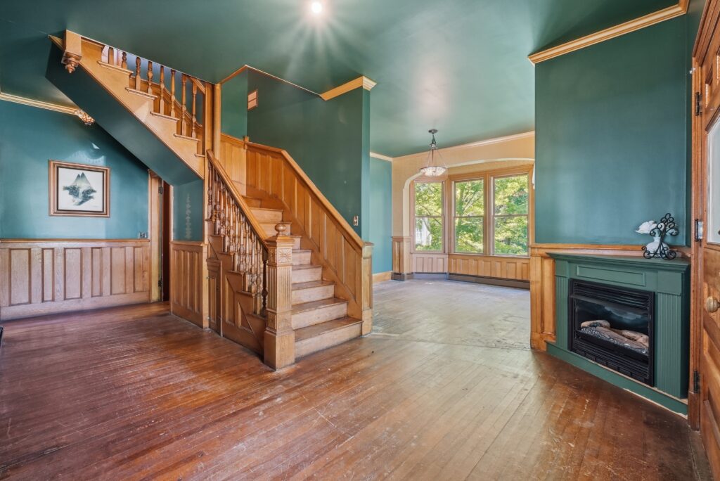 72 Sherman St, Island Falls, ME 04747 – 024 – Entry or Mudroom 01 – Copy