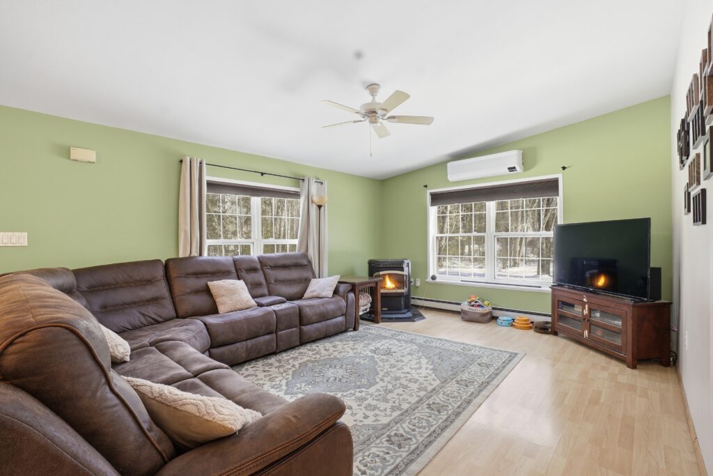 84 Morse Rd, Plymouth, ME 04969 – 025 – Office or Bonus Room 03